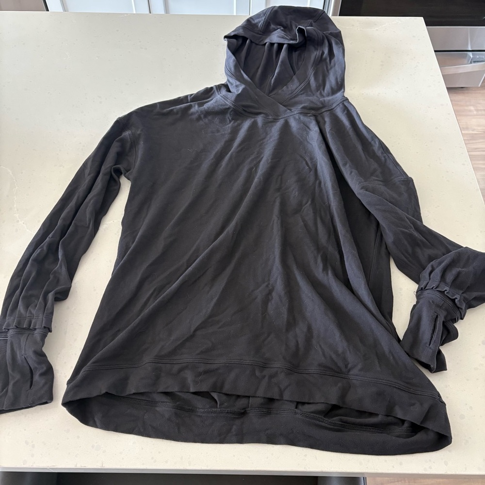 Lululemon Black Rulu long sleeve hooded Run Top Size 6
